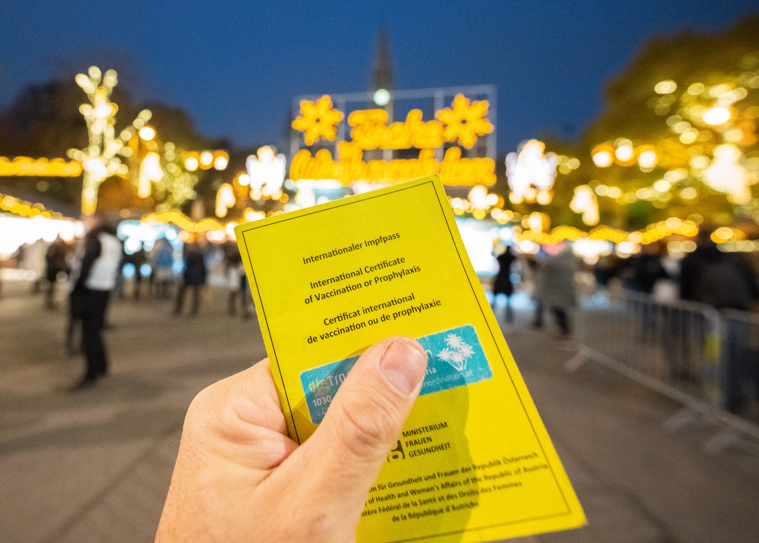 Image accompanying Der Covid-Impfpass schließt bestimmte Menschengruppen so aus, wie damals im Nationalsozialismus die Juden aus dem sozialen Leben ausgeschlossen wurden.