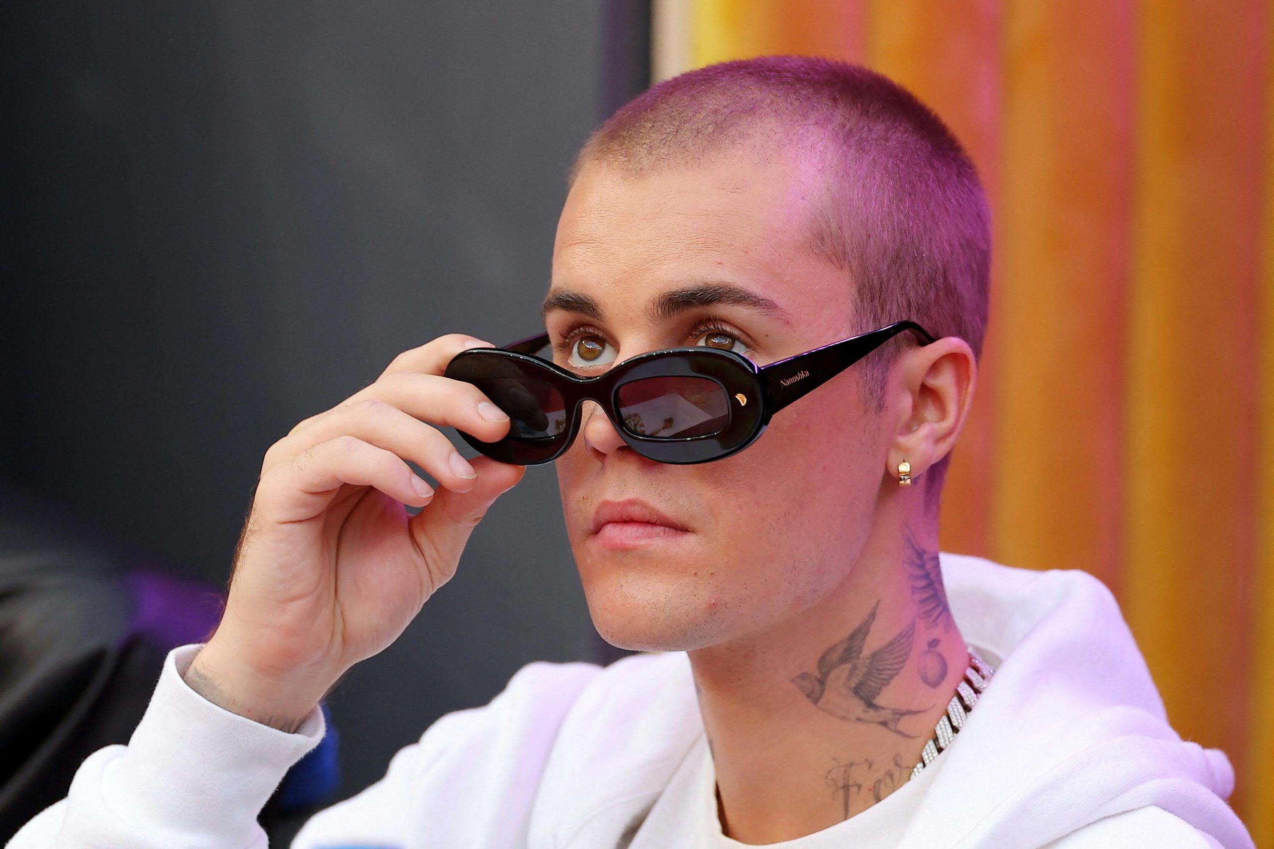 Image accompanying Das Ramsay-Hunt-Syndrom und die damit zusammenhängende Gesichtslähmung von Justin Bieber sind eine Nebenwirkung der Corona-Impfung.