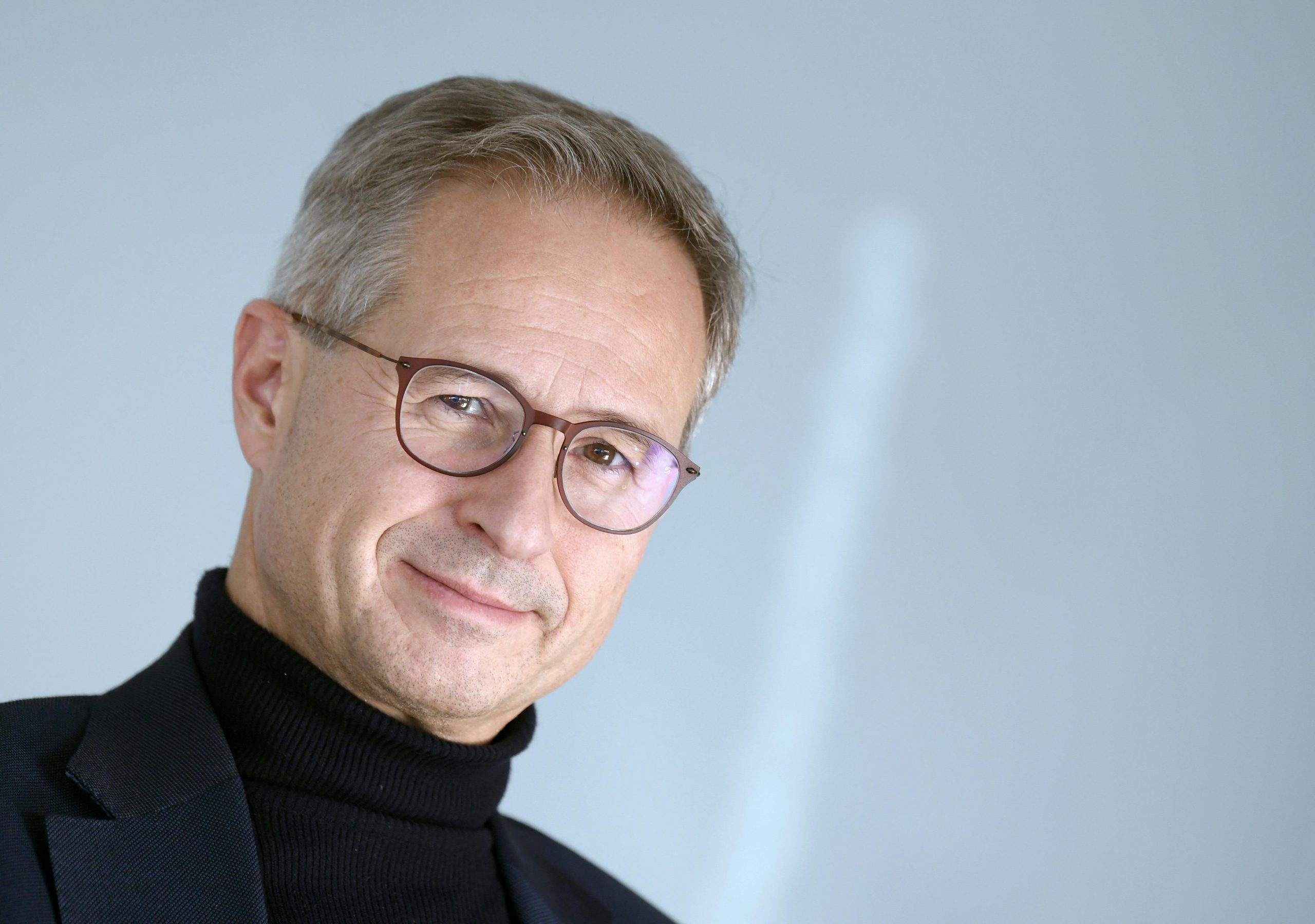 Image accompanying Bekannte österreichische Persönlichkeiten aus Politik, Medien und Wirtschaft preisen in einem Video vermeintliche Investitionsmodelle an.