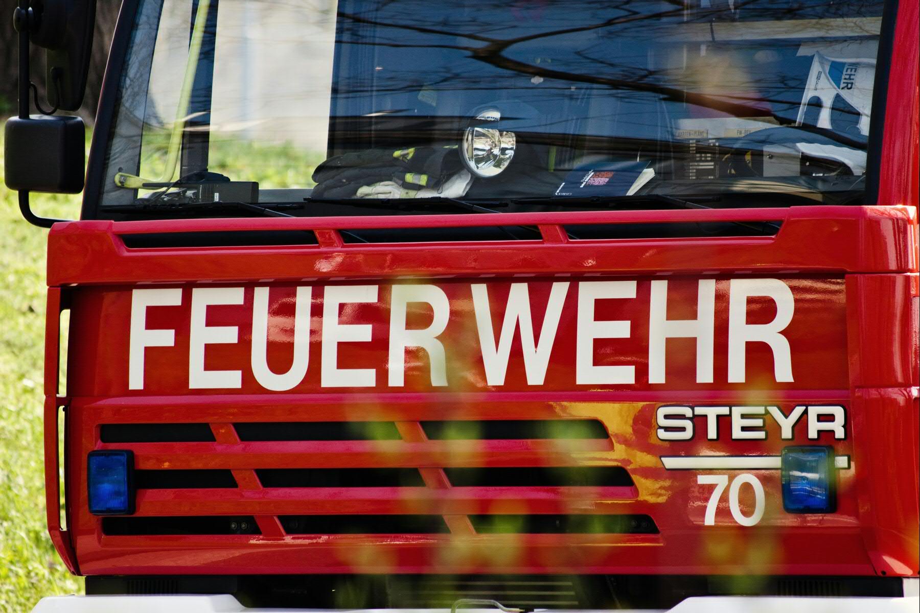 Image accompanying In Groß-Enzersdorf bei einem Einkaufszentrum brannte ein E-Auto.
