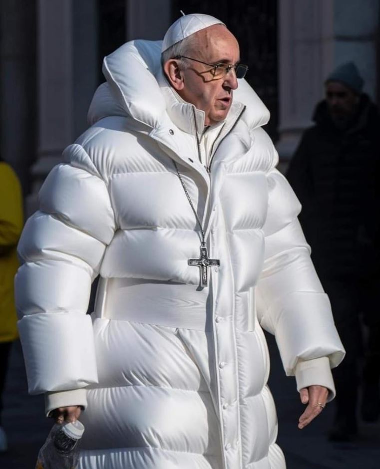 KI-Bild von Papst Franziskus in einer gefütterten weißen Jacke