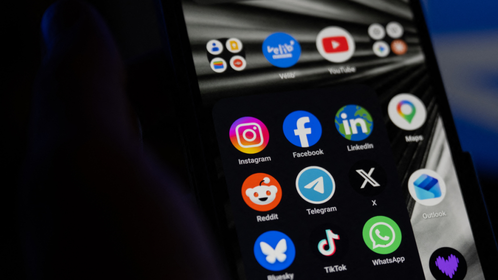 Frankreich beschloss Social - Media - Verbot unter 15 Jahren